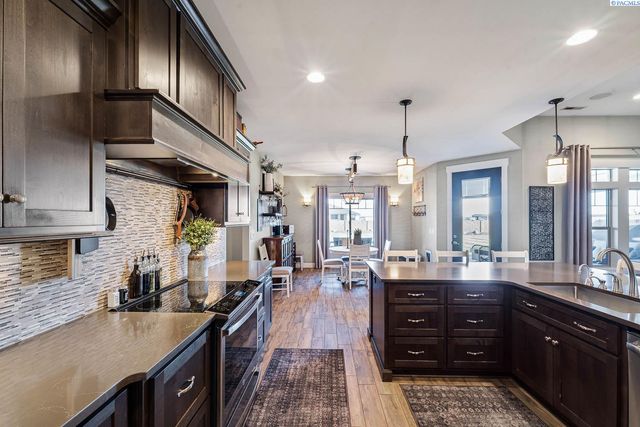 11807 Pelican Road, Pasco, WA 99301