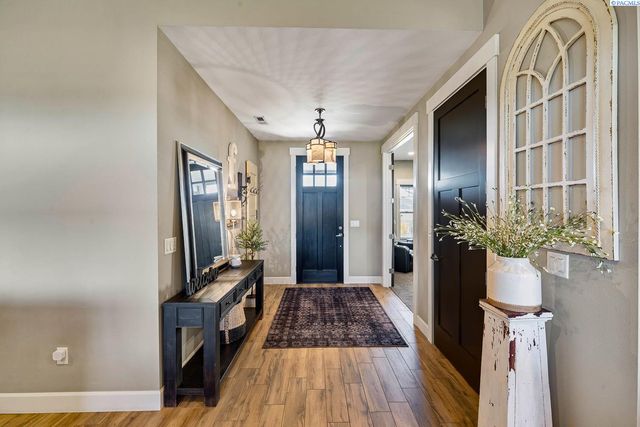 11807 Pelican Road, Pasco, WA 99301