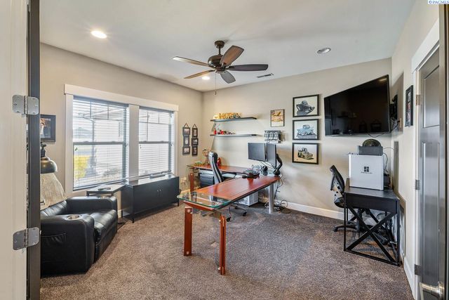 11807 Pelican Road, Pasco, WA 99301