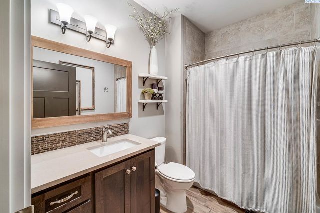 11807 Pelican Road, Pasco, WA 99301