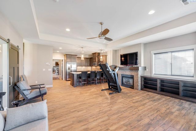 11807 Pelican Road, Pasco, WA 99301