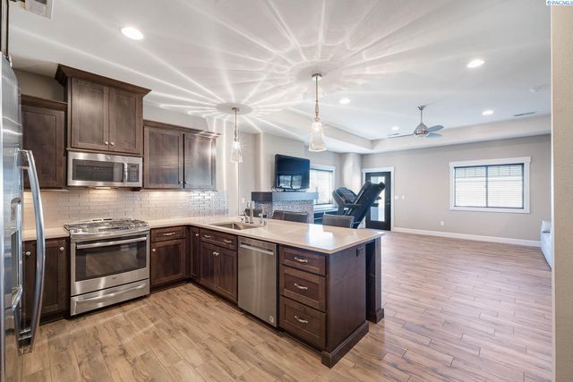 11807 Pelican Road, Pasco, WA 99301