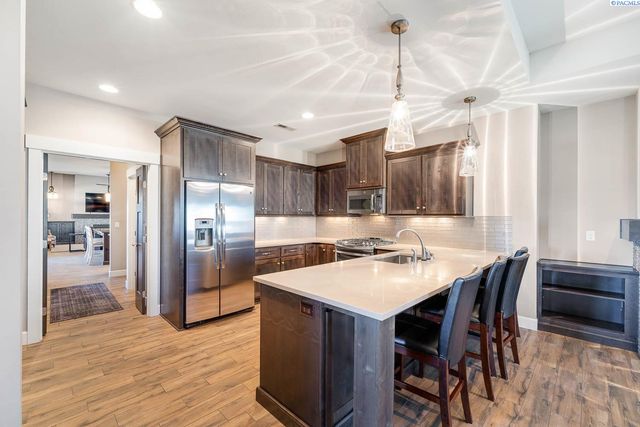 11807 Pelican Road, Pasco, WA 99301