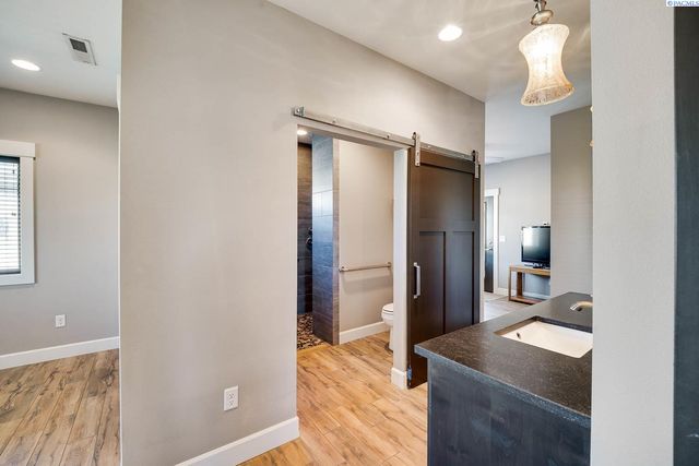 11807 Pelican Road, Pasco, WA 99301