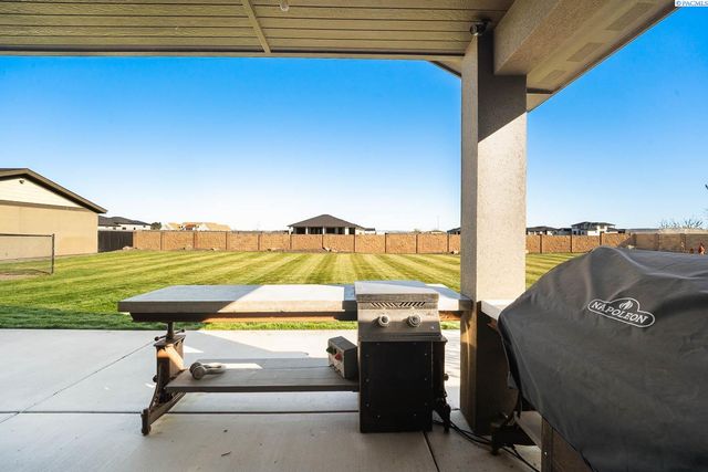 11807 Pelican Road, Pasco, WA 99301