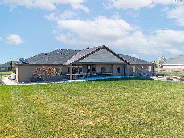 11807 Pelican Road, Pasco, WA 99301