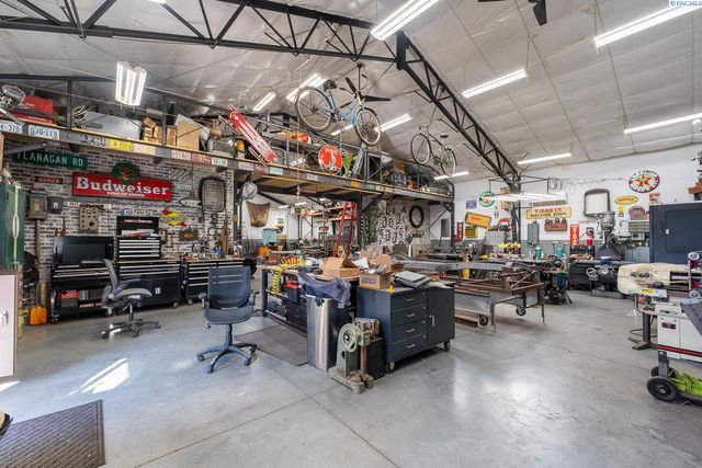 11807 Pelican Road, Pasco, WA 99301