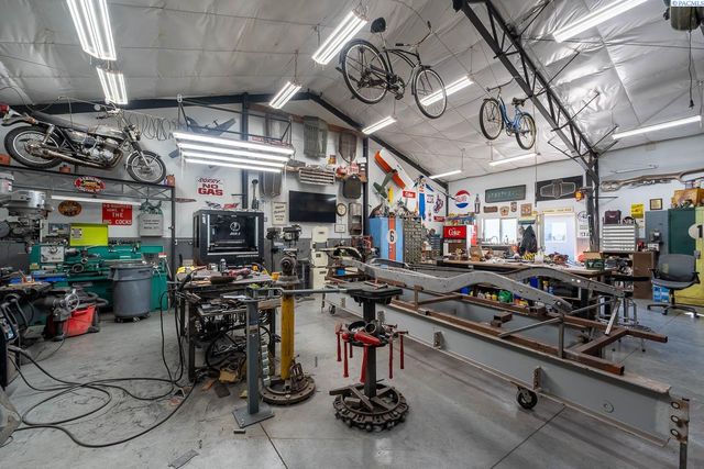 11807 Pelican Road, Pasco, WA 99301