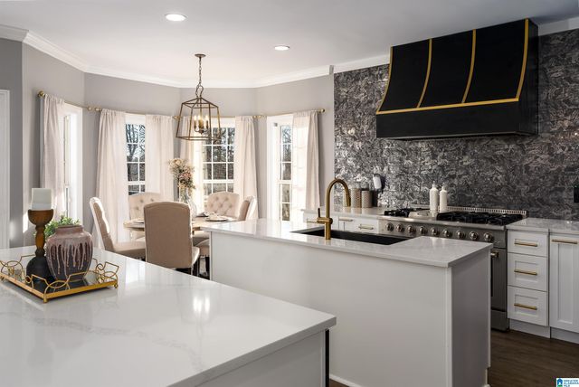 5775 CARRINGTON LAKE PARKWAY, Trussville, AL 35173