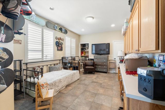 2570 N Mine Rd, Somerset, CA 95684