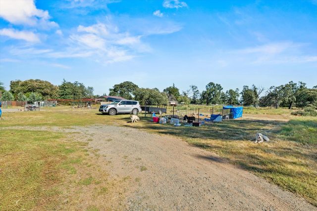2570 N Mine Rd, Somerset, CA 95684