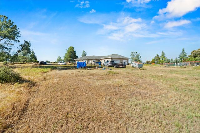 2570 N Mine Rd, Somerset, CA 95684