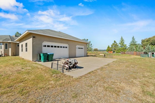 2570 N Mine Rd, Somerset, CA 95684