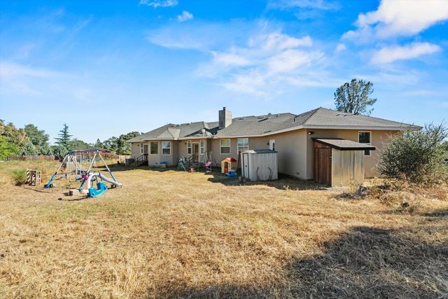 2570 N Mine Rd, Somerset, CA 95684