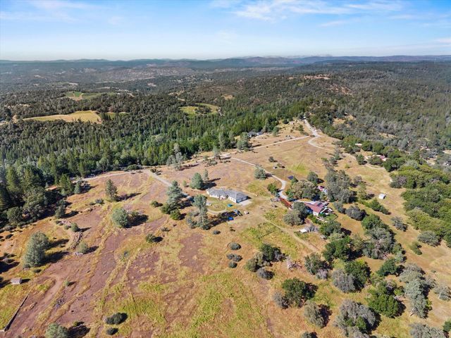 2570 N Mine Rd, Somerset, CA 95684