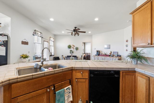 2570 N Mine Rd, Somerset, CA 95684