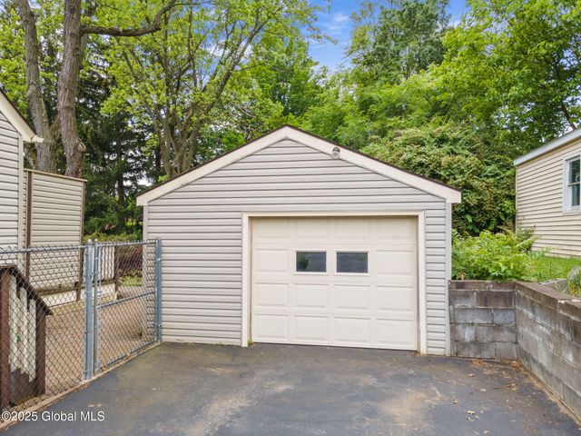 9 Carol Ann Drive, Colonie, NY 12205