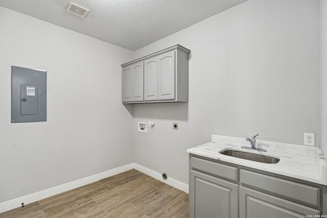 291 Strasbourg, Castroville, TX 78009