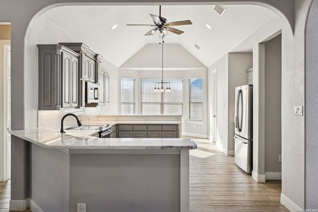 291 Strasbourg, Castroville, TX 78009