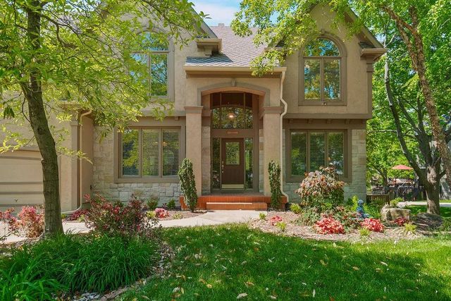 14602 Grant Lane, Overland Park, KS 66221