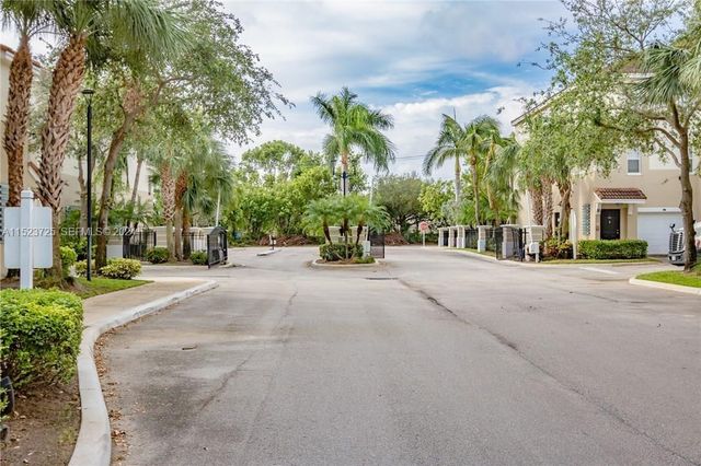 5860 W Sample Road 104, Coral Springs, FL 33067