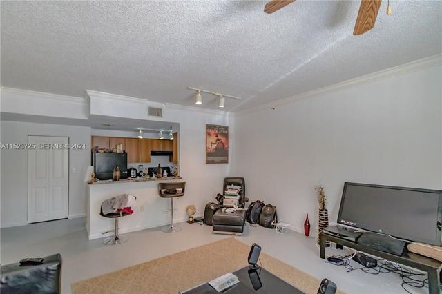 5860 W Sample Road 104, Coral Springs, FL 33067