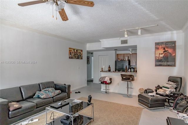 5860 W Sample Road 104, Coral Springs, FL 33067