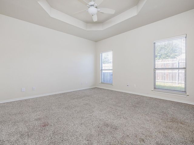 2209 Lark LN, Taylor, TX 76574