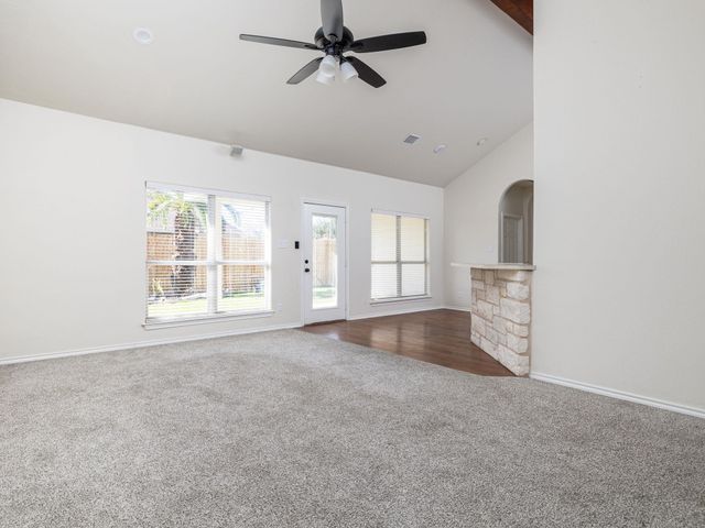 2209 Lark LN, Taylor, TX 76574