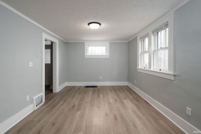 445 E Wildwood Avenue, Fort Wayne, IN 46806