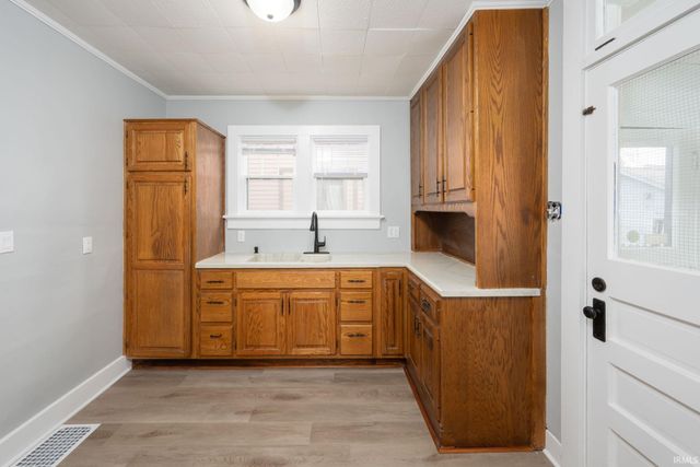 445 E Wildwood Avenue, Fort Wayne, IN 46806