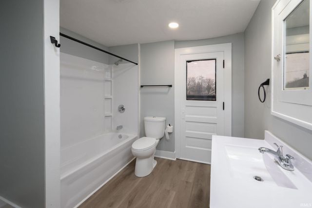 445 E Wildwood Avenue, Fort Wayne, IN 46806