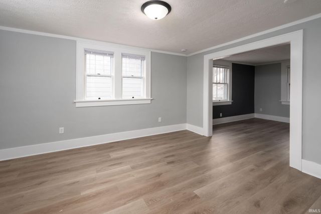 445 E Wildwood Avenue, Fort Wayne, IN 46806