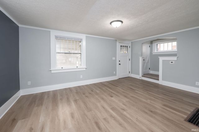 445 E Wildwood Avenue, Fort Wayne, IN 46806