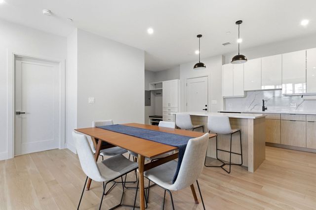 85 Myrtle St 106, Quincy, MA 02171