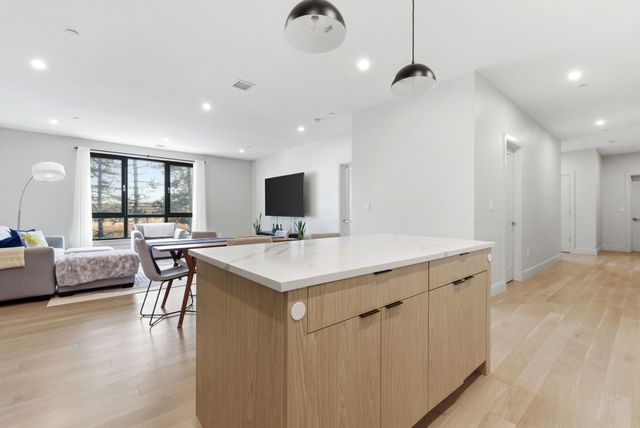 85 Myrtle St 106, Quincy, MA 02171