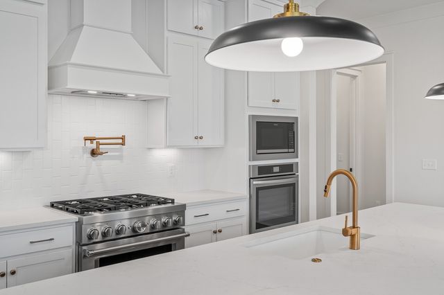 5204 Fairhaven Court, Thompsons Station, TN 37179