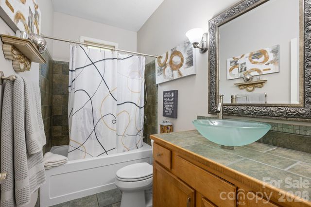 34 Grandview Court, Asheville, NC 28806