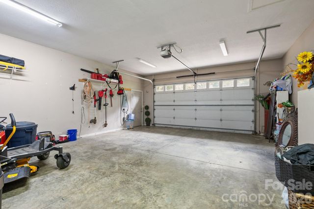 34 Grandview Court, Asheville, NC 28806