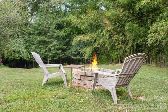 34 Grandview Court, Asheville, NC 28806