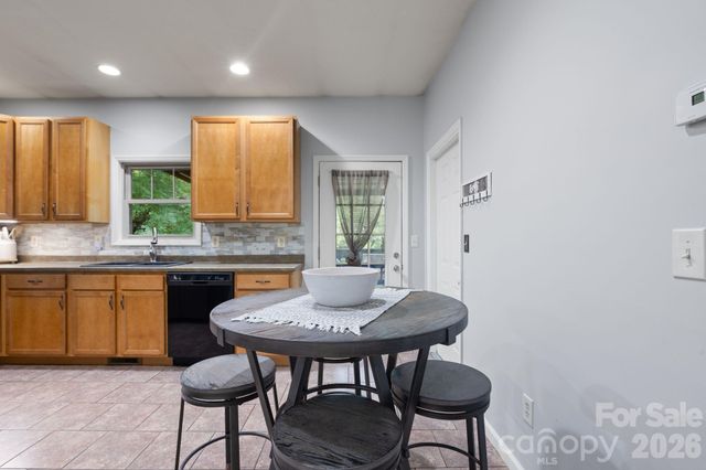 34 Grandview Court, Asheville, NC 28806