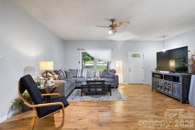 34 Grandview Court, Asheville, NC 28806