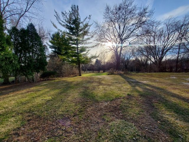 19925 W IL ROUTE 60 Road, Mundelein, IL 60060