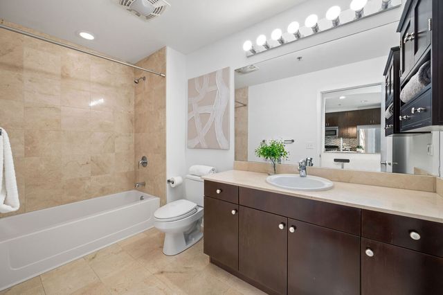 303 W OHIO Street 1901, Chicago, IL 60654