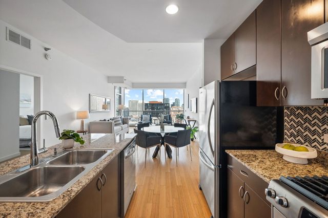 303 W OHIO Street 1901, Chicago, IL 60654