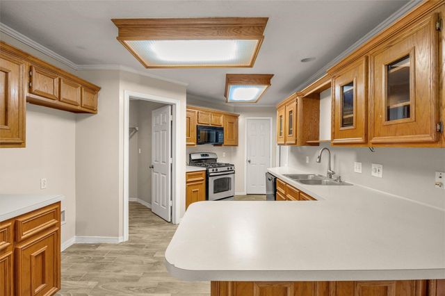 3103 Spring Stuebner Road, Spring, TX 77389