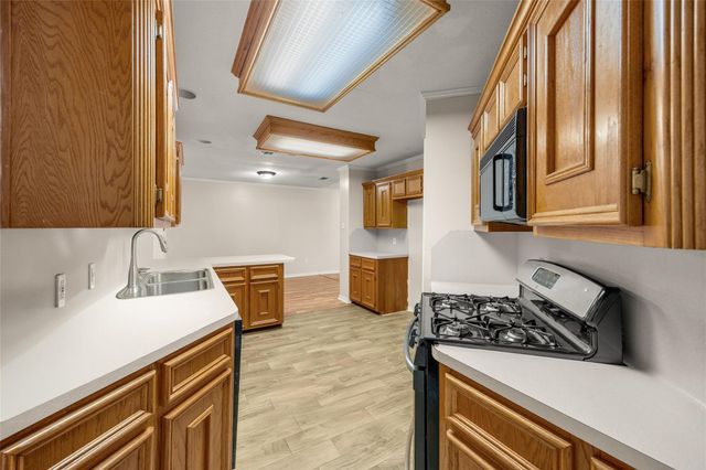 3103 Spring Stuebner Road, Spring, TX 77389