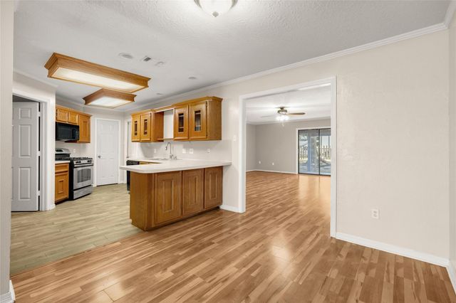 3103 Spring Stuebner Road, Spring, TX 77389