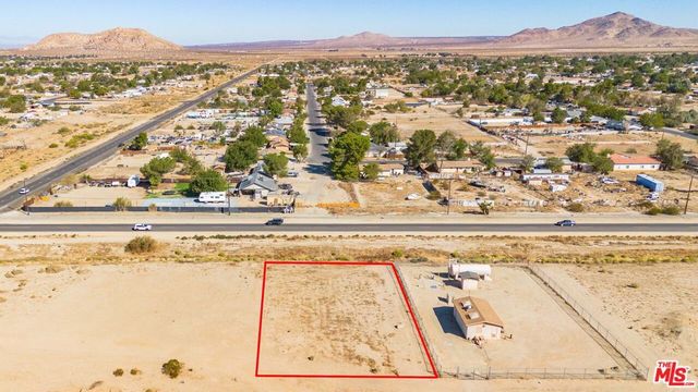 16520 E Avenue O, Lake Los Angeles, CA 93591