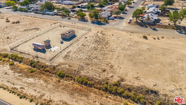 16520 E Avenue O, Lake Los Angeles, CA 93591